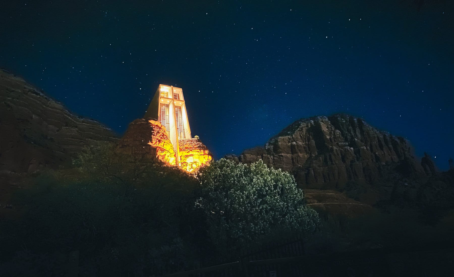 Discover the Enchanting Beauty and Spiritual Power of Sedona's Top 10 Must-See Attractions